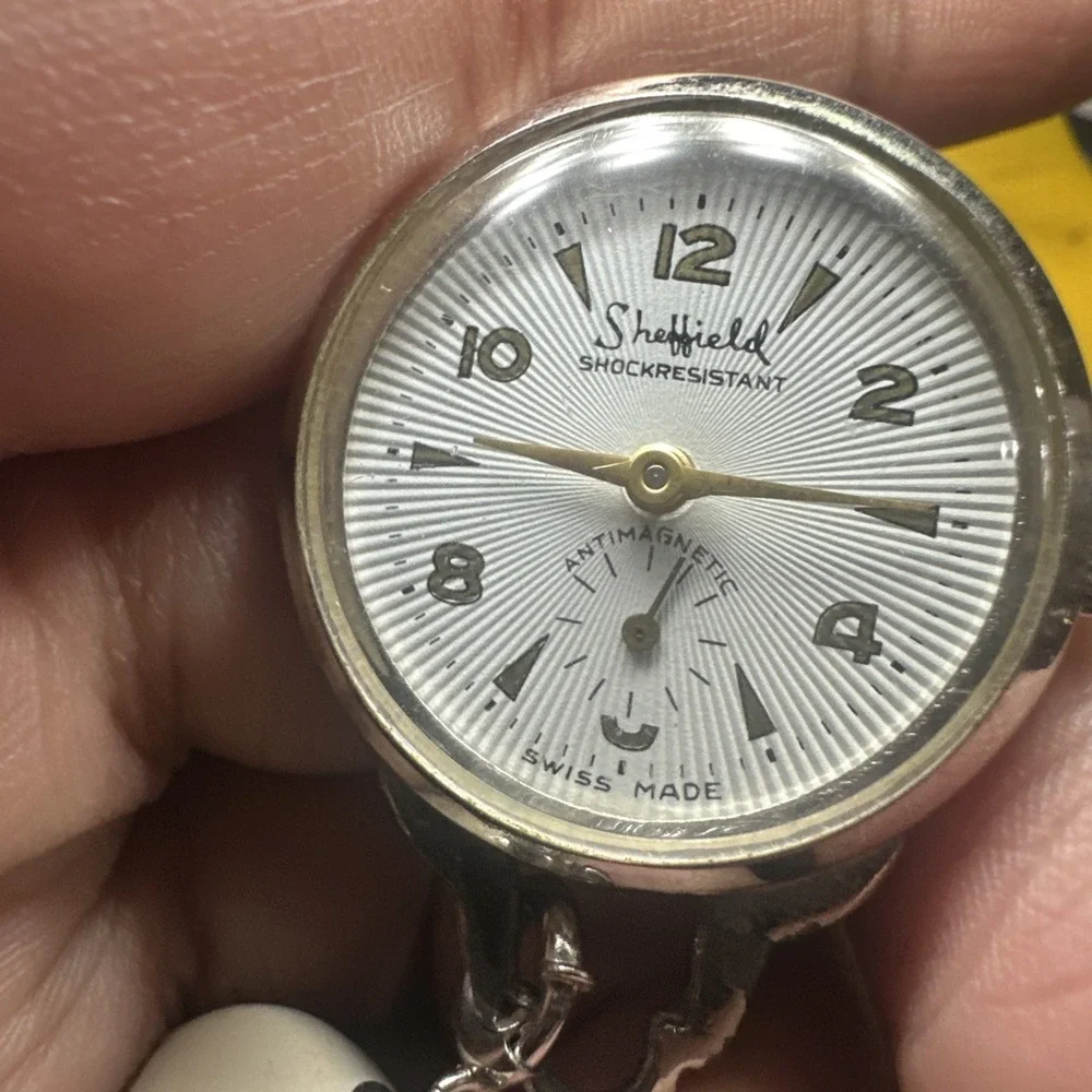 Working Vintage Sheffield Brooch Manual Wind Swiss Made Mint Condition 29mm Runs